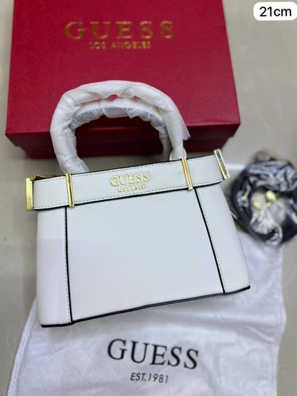🌹 Guess Hanbag
1⃣️ First quality +🎁
size : 21 * 13 * 7 cm
100 dhs✅
with box 🎁

Zain115
♥️♥️♥️