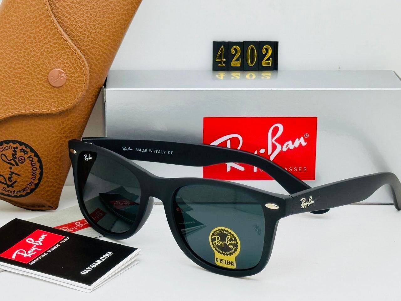 Ray Ban  Men
50 dhs💓

Zain29
♥️♥️♥️