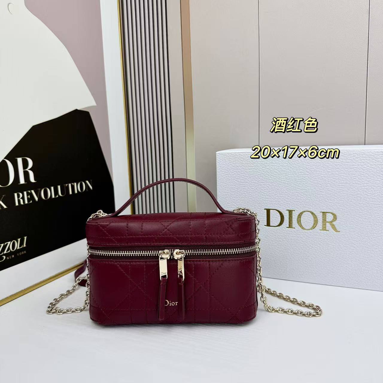 Dior
Master❣️❣️
320 dhs🇦🇪🇦🇪

Zain141
♥️♥️♥️