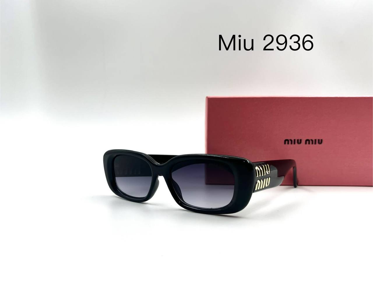 Miu Miu 💥*
Sunglasses 🕶️ 
good quality 💯
With master box 🗃️ 
50 dhs✅

Zain273
♥️♥️♥️