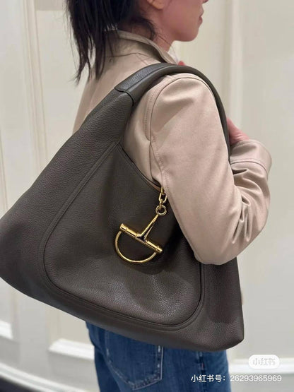 Gucci Master
290 dhs🪙💚
#40cm…

Zain228
♥️♥️♥️