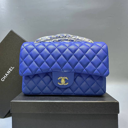 CHANEL 
GOOD QUALITY 
WITH BOX
🎁🎁🎁

120 dhs✅

Zain39
♥️♥️♥️
