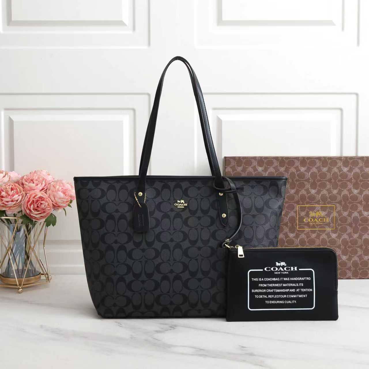 Coach 

With Box
🎁🎁🎁

95 dhs❣️

Zain250
♥️♥️♥️