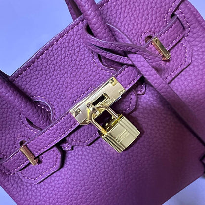 HERMES BIRKIN 

SMALL SIZE 
GOOD QUALITY 
WITH BOX 
🎁🎁🎁

100 dhs🪙💕

Zain39
♥️♥️♥️