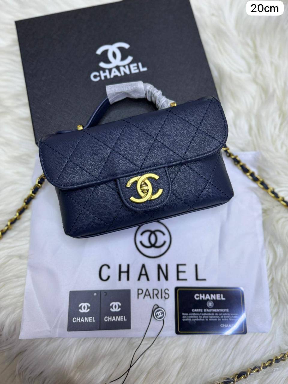 💗 Chanel 25K
1️⃣ First quality +🎁
Size : 20 * 15 cm
90 dhs✅

with box 🎁

Zain115
♥️♥️♥️