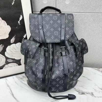 🎒 Goyard / LV backpack 
 1️⃣ First quality 
Size : 42 * 32 * 13 cm
115 dhs🪙🌨️

Zain115
♥️♥️♥️