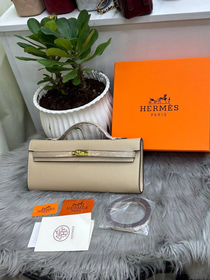 Hermes 
SIZE……….    31CM🌷

85 dhs🇦🇪

with box
🎁🎁🎁

Zain244
♥️♥️♥️