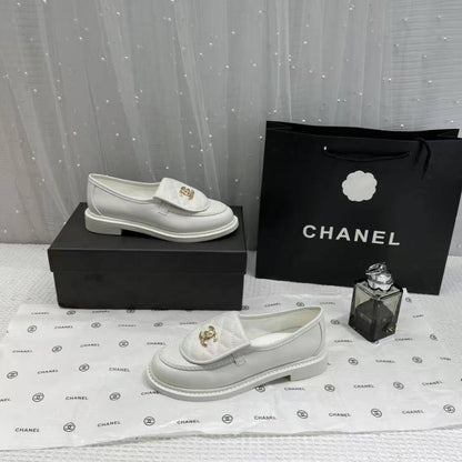 Chanel
Size 36-41
130 dhs🪙🌨️

Zain40
♥️♥️♥️