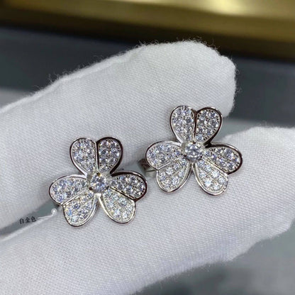 VCA ❤️‍🔥*
Earring 🐦‍🔥
Master quality 💯
With normal boxes 📦 
60 dhs✅
With master box 🗃️ 
95 dhs✅

Zain216
♥️♥️♥️