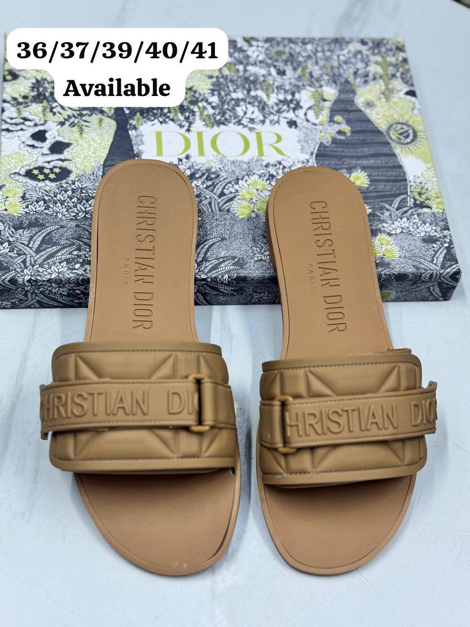 DIOR
90 dhs🇦🇪

Zain21
♥️♥️♥️