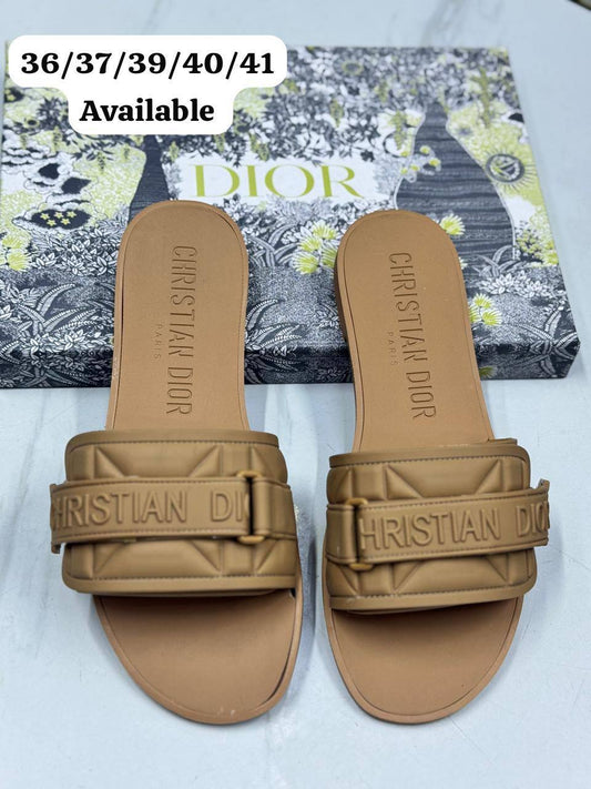 DIOR
90 dhs🇦🇪

Zain21
♥️♥️♥️