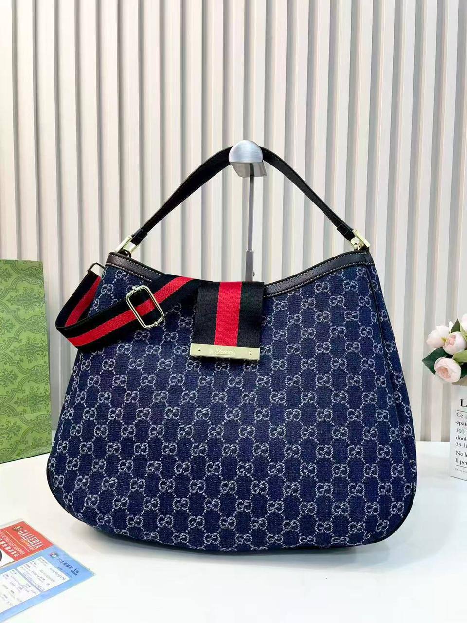 Gucci
110 dhs✅

Zain143
♥️♥️♥️