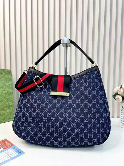 Gucci
110 dhs✅

Zain143
♥️♥️♥️