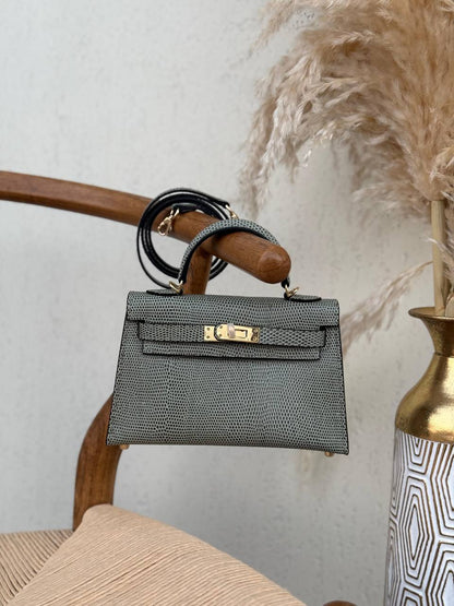 HERMES
19cm
360 dhs✅

Top quality 
With box🎁

Zain167
♥️♥️♥️