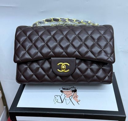 Chanel 
New arrival 
Size 25cm
110 dhs💓
With box 📦

Zain70
♥️♥️♥️