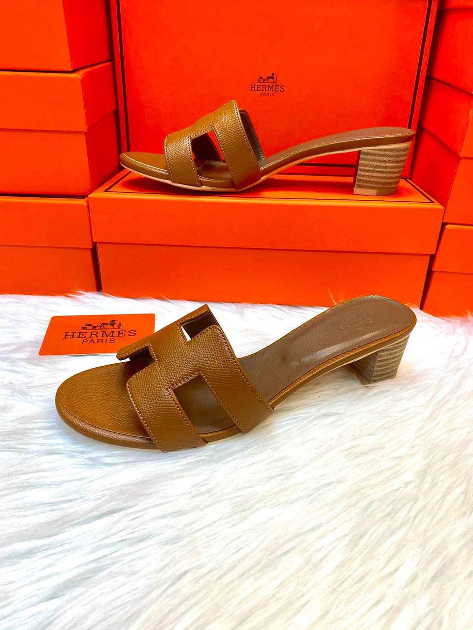 Hermes 

Heel New Arrived, 
Size 36 To 41

100 dhs 🇦🇪🇦🇪

Zain120
♥️♥️♥️