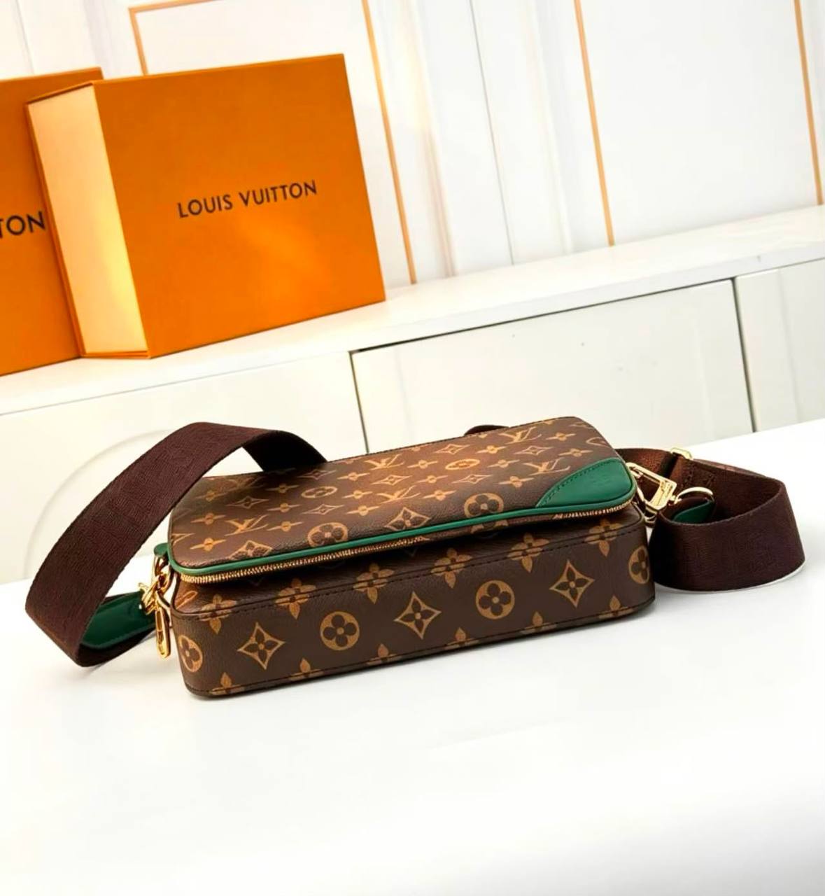 LV SLING BAG 
3 IN 1 
 GOOD QUALITY
 WITH BOX
120 dhs🇦🇪🇦🇪

Zain295
♥️♥️♥️