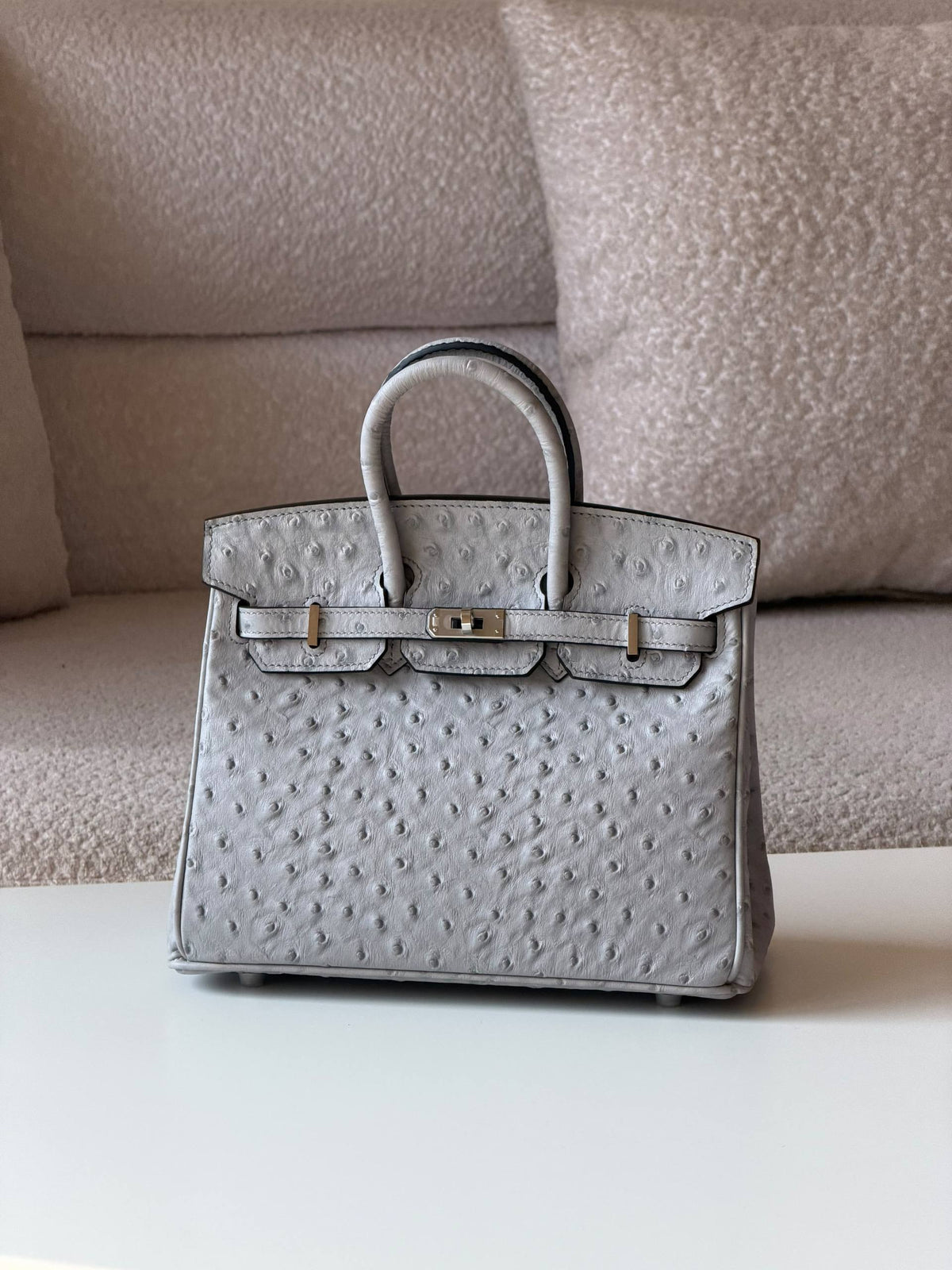 Hermes Birkin ostrich 

25cm💕
master quality😍

with box❤️

630 dhs🇦🇪🇦🇪

Zain52
♥️♥️♥️