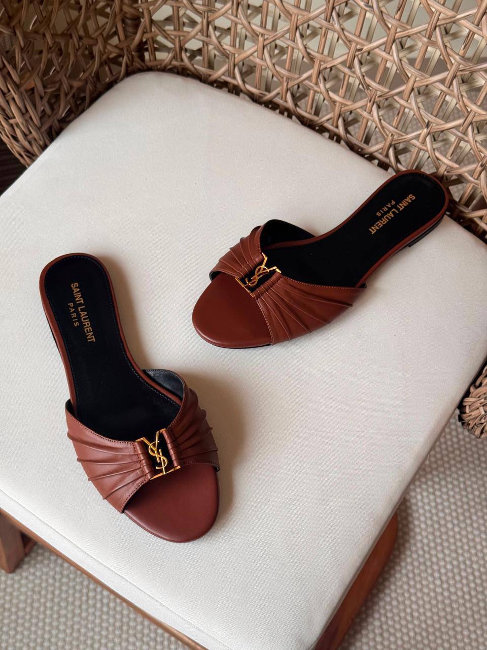 YSL 
✨ New Collection
👠 36–41
💎 Premium Quality
🔥 Super Master
450 dhs✅

Zain198
♥️♥️♥️