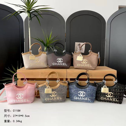 Chanel
70 dhs✅
high quality
24cm

Zain26
♥️♥️♥️