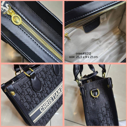 CHRISTIAN DIOR
ᴏɴ ᴛʜᴇ ɢᴏ ᴛᴏᴘ ʜᴀɴᴅʟᴇ 
ᴄʀᴏss ʙᴏᴅʏ ʙᴀɢ
ᴄᴀɴᴠᴀs & ʟᴇᴀᴛʜᴇʀ ᴍᴀᴛᴇʀɪᴀʟ
ᴡɪᴛʜ ʟᴏɴɢ ʙᴇʟᴛ sᴛʀᴀᴘ
sɪᴢᴇ: 26.5 cm

75 dhs🪙🌨️

Zain31
♥️♥️♥️