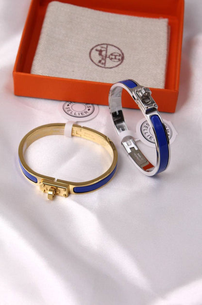 *HERMES*  🧡🐎
    *  ⬆️MINI CLIC KELLY BRACELET
* ⁠↗️ *Super Master Quality* ®️
* ⁠Gold Plated
* ⁠Size 17cm
*125 dhs👑* with *Normal* Box & Bag
*145 dhs👑* with *Orignal* Packaging 🎁

Zain209
♥️♥️♥️