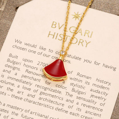 BVLGARI ❤️‍🔥*
Necklace 🍁
Master quality 💯
With normal boxes 📦 
50 dhs🇦🇪
With master box 🗃️ 
90 dhs🇦🇪

Zain216
♥️♥️♥️