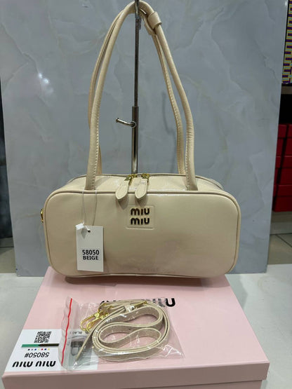 Dior - Miu Miu

With box 
🎁🎁🎁

85 dhs💓

Zain136
♥️♥️♥️