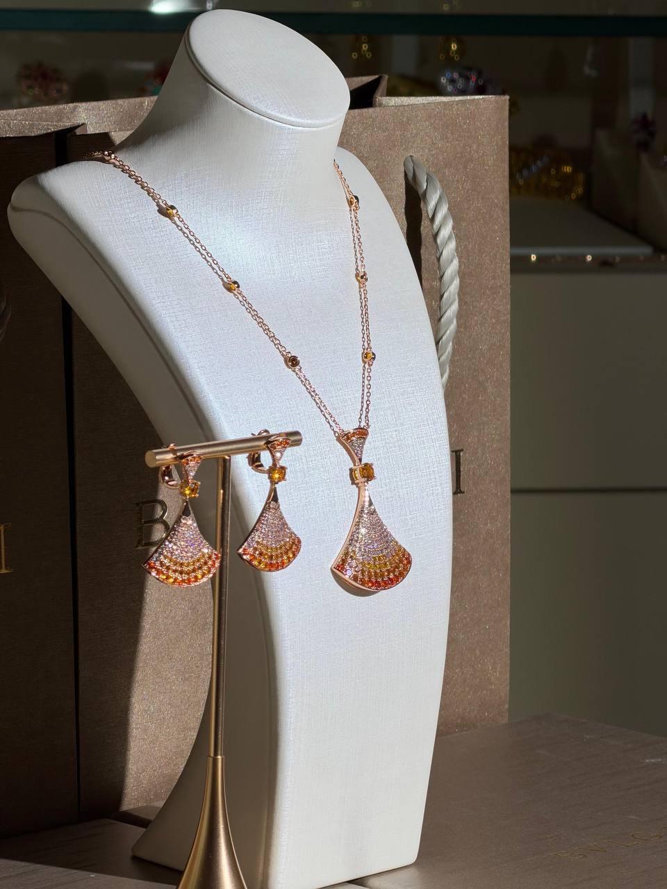 Bvlgari
Necklace Set
Latest Collection  😍
Quality: Super Master
For Price 👇 WhatsApp✅
0568585901 
0507557372
0552275751 Owner Zain 👌

Zain268
♥️♥️♥️