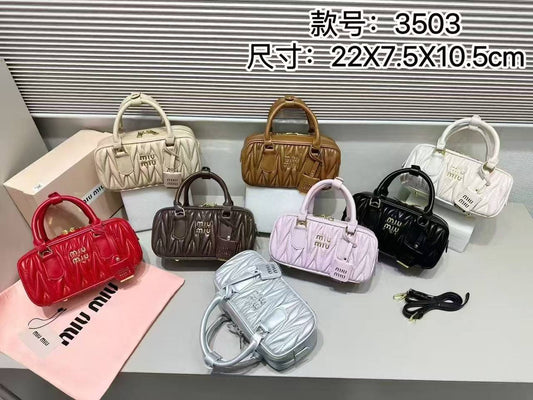 Miu miu 
Size 22cm
95 dhs✅
With box 🗃️

Zain299
♥️♥️♥️