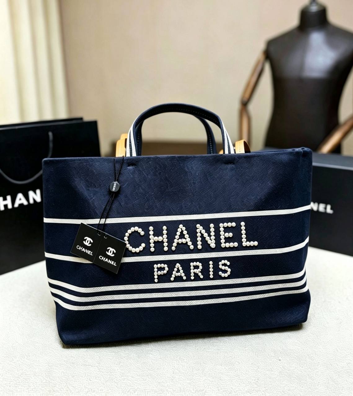 CHANEL 
COPY ONE 
210 dhs✅

Zain39
♥️♥️♥️