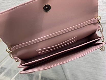 Dior My Dior Mini Bag
*Size 21 cm*
For Price 👇 WhatsApp✅
0568585901 
0507557372
0552275751 Owner Zain 👌

Zain274
♥️♥️♥️