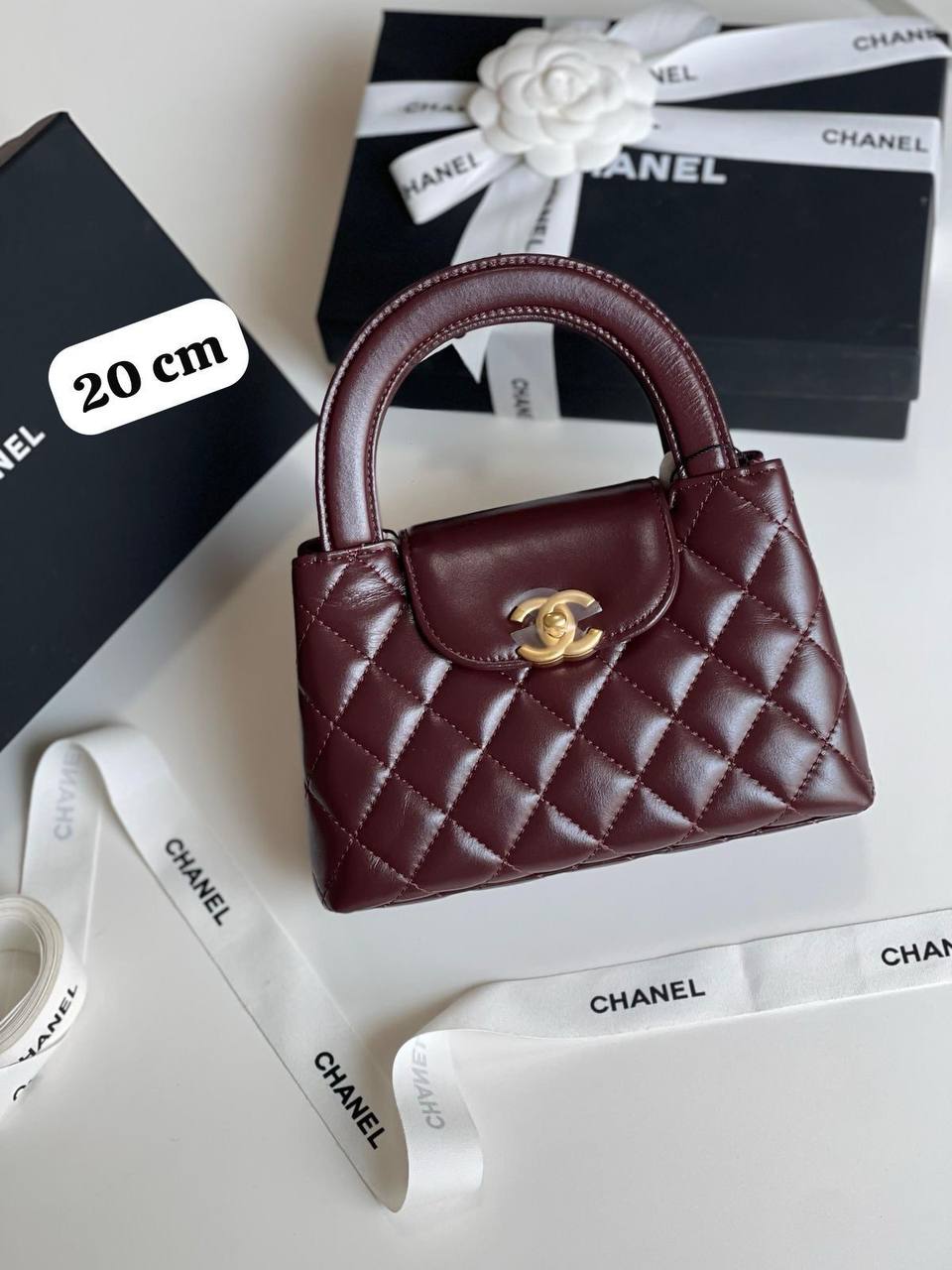Chanel
20cm 

with box 
🎁🎁🎁

85 dhs🪙💕

Zain219
♥️♥️♥️