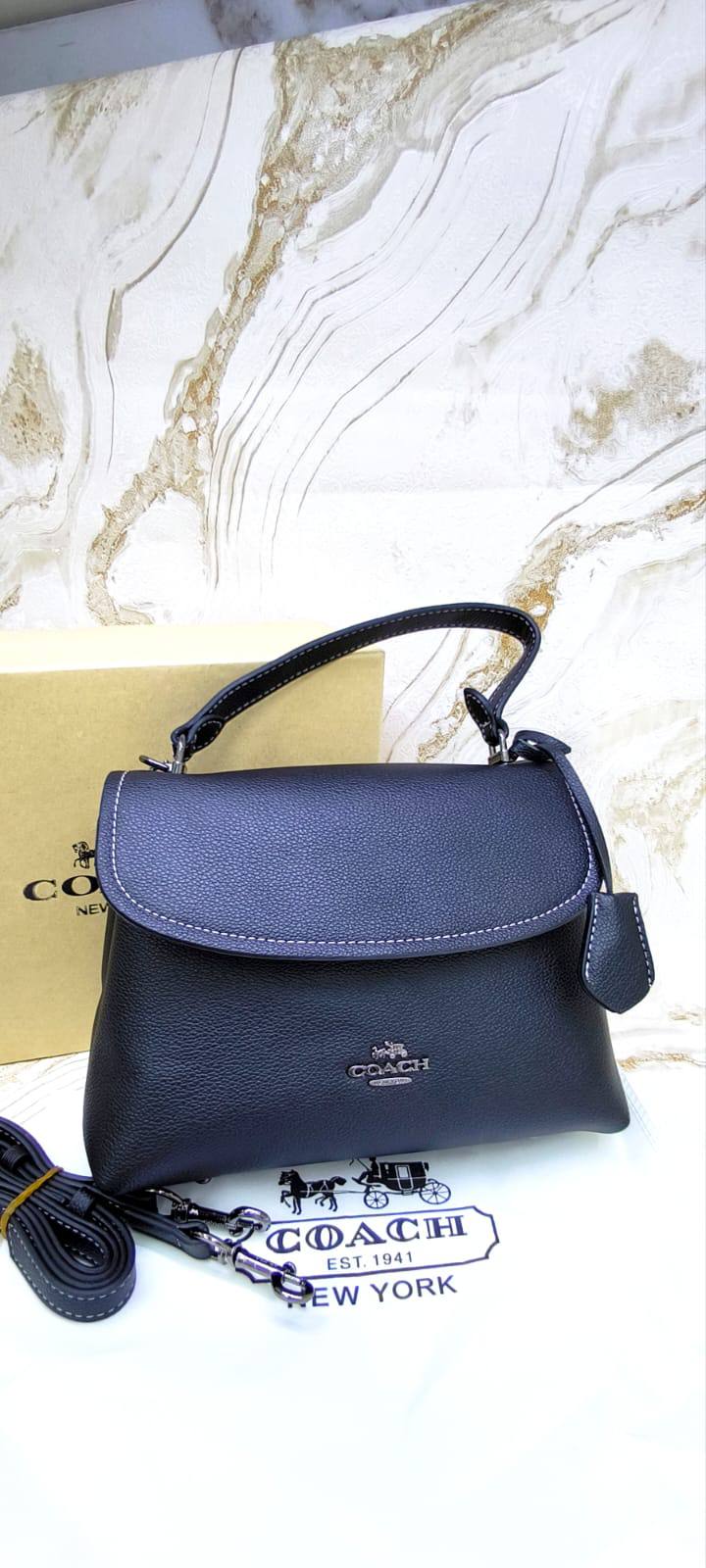 Coach
100 dhs🇦🇪🇦🇪
with box

Zain203
♥️♥️♥️