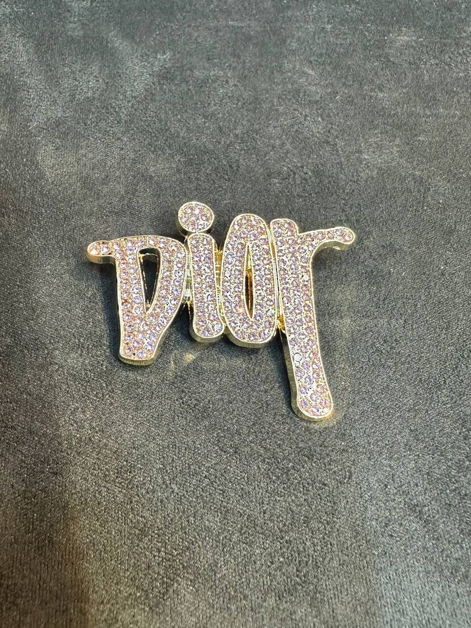 New arrival branded Brooches 

30 dhs🪙🌨️
40 dhs🪙🌨️

pc with branded box and paper bag🎁🎁🎁

Zain243
♥️♥️♥️