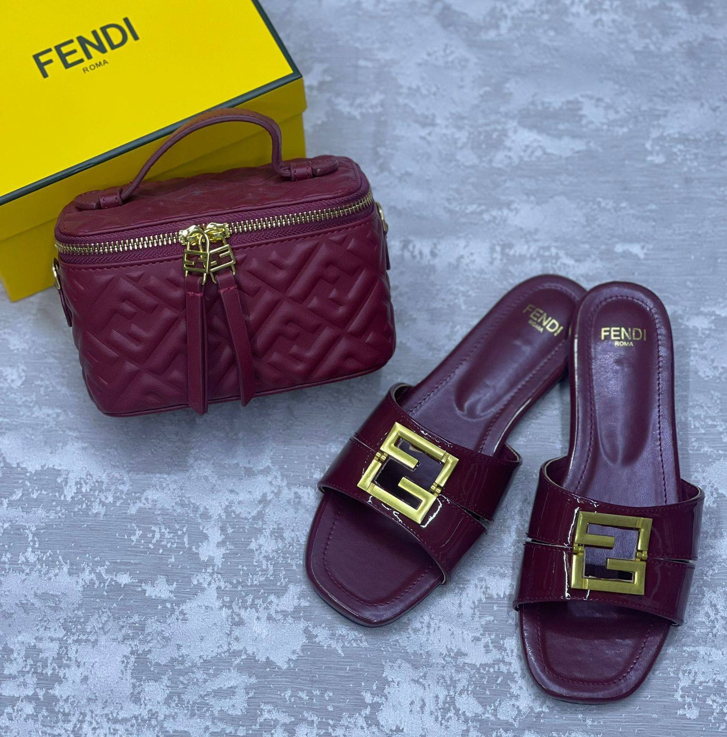 Fendi
Bag&shoes.  Set.  

170 dhs🗽
Size. 36 to 41.

Zain175
♥️♥️♥️