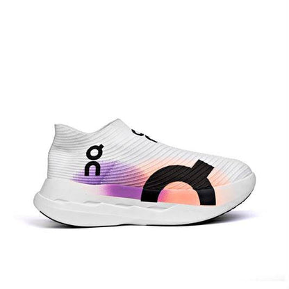 On Cloudboom strike light spray 
NEW ARRIVALS 🤩
40-45 AVAILABLE 😇
190 dhs🇦🇪🇦🇪

Zain242
♥️♥️♥️