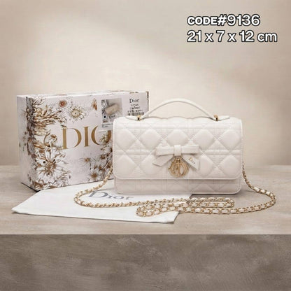 Dior
ᴍʏ ᴅɪᴏʀ ᴍɪɴɪ ʙᴀɢ
ᴅᴇᴄᴏʀᴀᴛɪᴠᴇ ʟᴇᴀᴛʜᴇʀ ʙᴏᴡ
ɪɴ ᴛᴏᴘ ʜᴀɴᴅʟᴇ ʙᴀɢ
ʟᴏɴɢ ᴄʜᴀɪɴ ʙᴇʟᴛ sᴛʀᴀᴘ
ɢᴏʟᴅ ʜᴀʀᴅᴡᴀʀᴇ
sɪᴢᴇ: 21 cm
ᴡɪᴛʜ BOX

90 dhs🇦🇪🇦🇪

Zain31
♥️♥️♥️