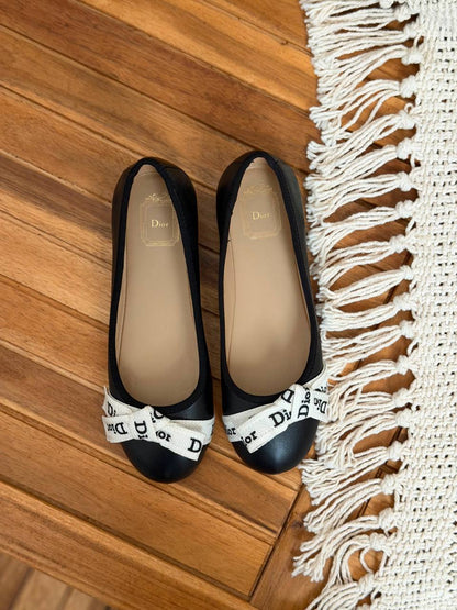 Chanel
Size 36-41
_Super master high quality_🪡
450 dhs🇦🇪🇦🇪

Zain176
♥️♥️♥️