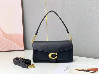Coach
 with box
🎁🎁🎁

size :26×14.5×8  
100 dhs❣️

Zain114
♥️♥️♥️