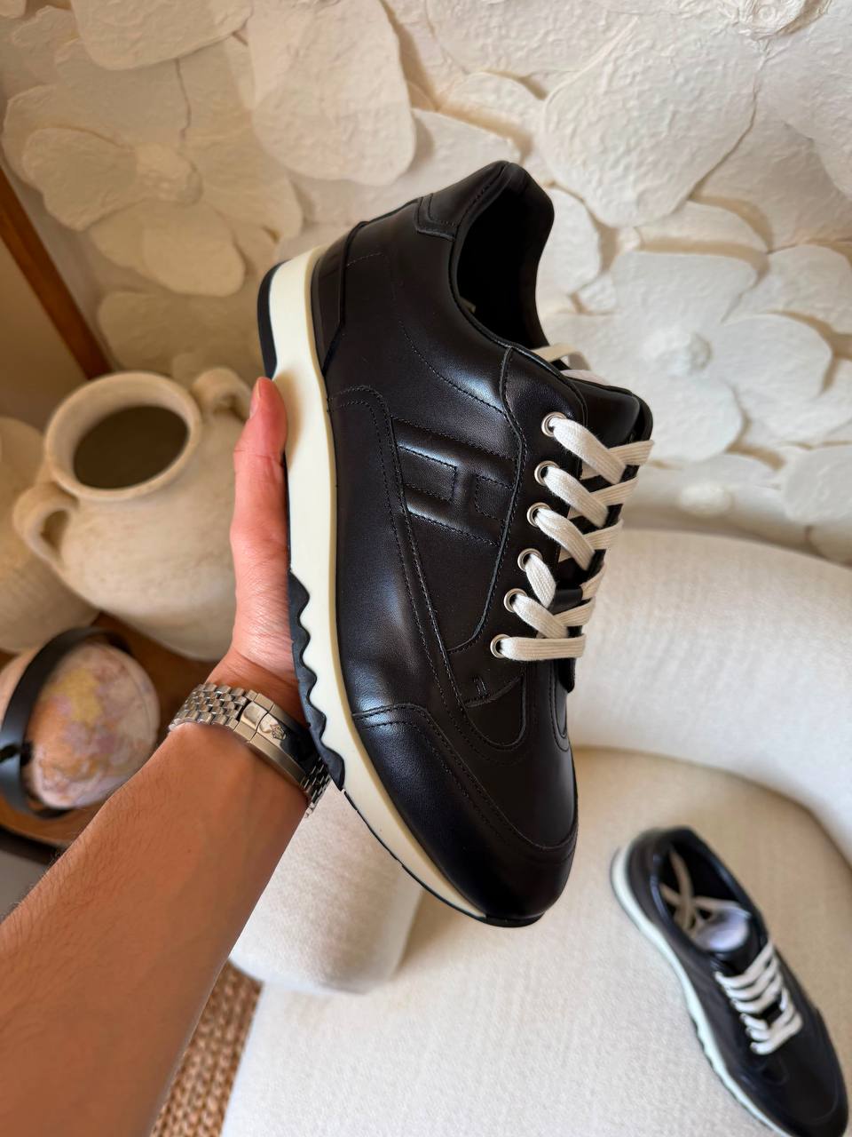 HERMES 🪼
*bouncing sneaker*
*TOP QUALITY*
*size: 40 to 46*
450 dhs✅

Zain185
♥️♥️♥️