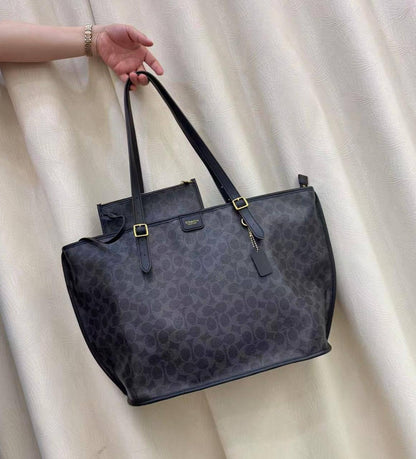 COACH 
HIGH QUALITY 
120 dhs🇦🇪🇦🇪
Size:50cm

Zain295
♥️♥️♥️