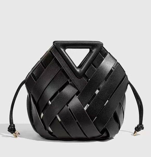 BOTTEGA 
HIGH QUALITY 
115 dhs🇦🇪

Zain39
♥️♥️♥️