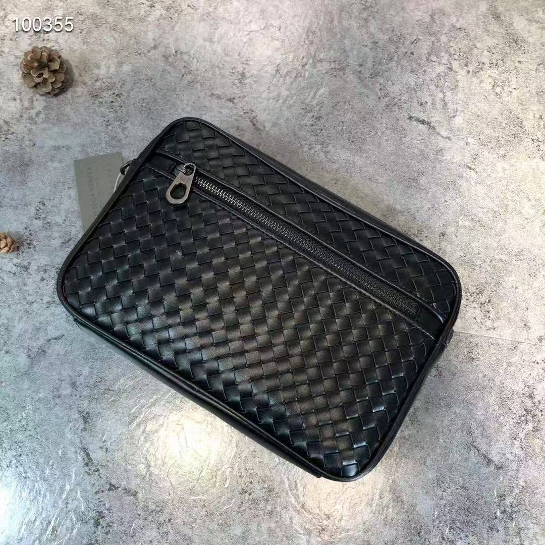 BOTTEGA  
COPY ONE 

 WITH BOX 
🎁🎁🎁

140 dhs✅

Zain39
♥️♥️♥️