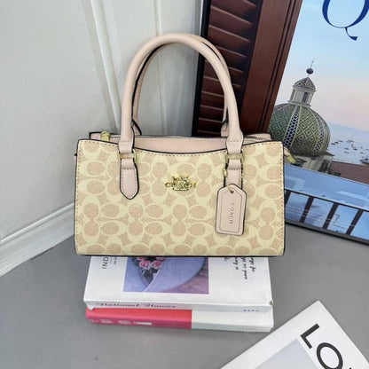 Coach 

65 dhs🇦🇪🇦🇪

Zain232
♥️♥️♥️