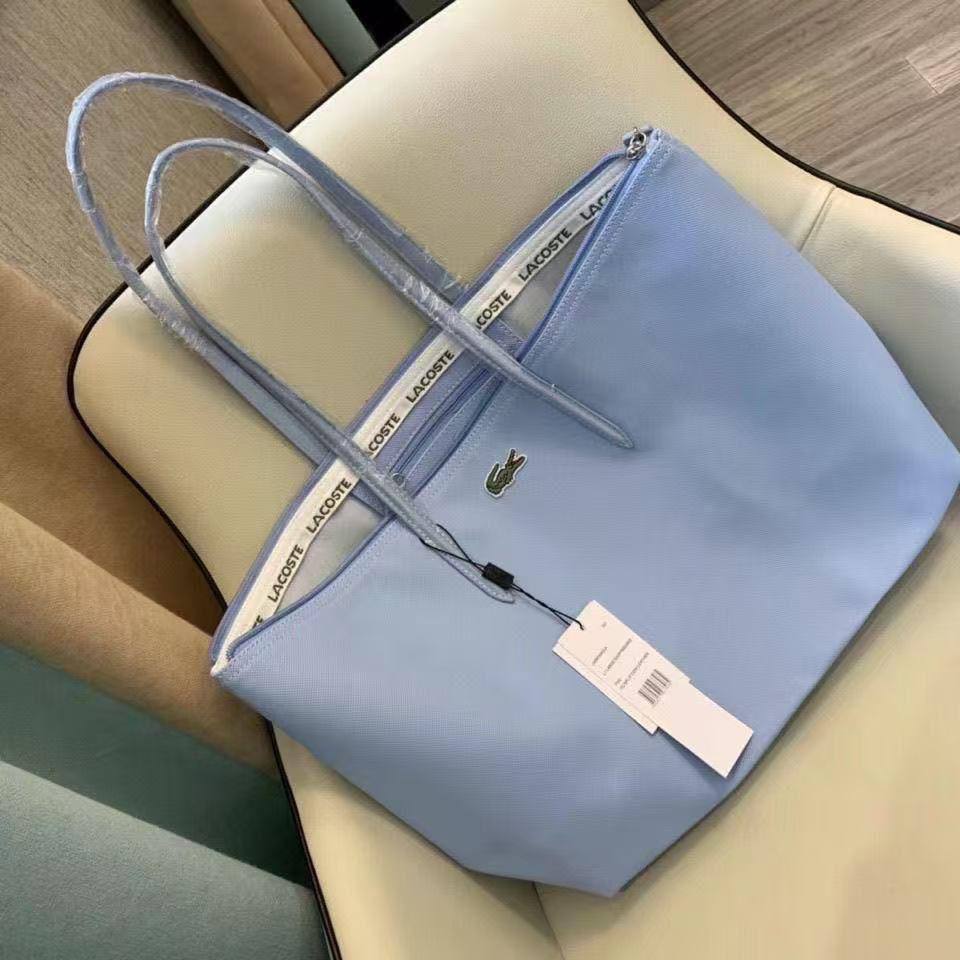 ❤️‍🔥LACOSTE 🐊 Tote
1⃣️First quality 
Size: 47 * 30 cm
55 dhs✅

Zain115
♥️♥️♥️