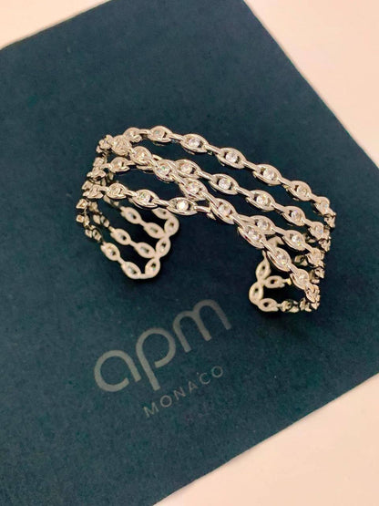 APM
MASTER BANGLE
90 dhs❤️ 

WITH GOOD BOX AND PAPER BAG🎁🎁🎁


Zain89
♥️♥️♥️