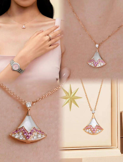 BVLGARI*  🌟💫
* ⁠↗️ *Super Master Quality ®️*⬆️
Special edition
Divas' Dream Necklace & Earings 
👇🏻
Necklace with earings
*170 dhs🌺* with *Normal* Box & Bag
*240 dhs🌺* with *Orignal* Packaging

Zain209
♥️♥️♥️