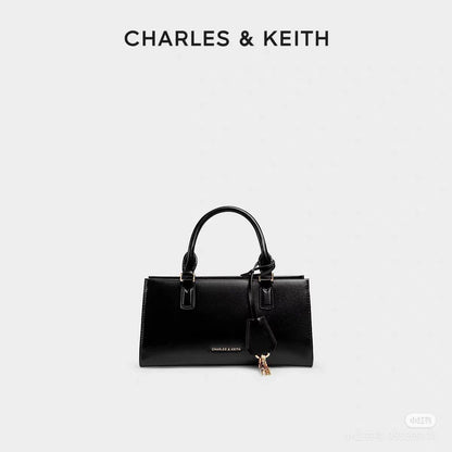 CK

100 dhs🪙🌺

with box
🎁🎁🎁

Super high quality
CHARLES &KEITH

Zain07
♥️♥️♥️
