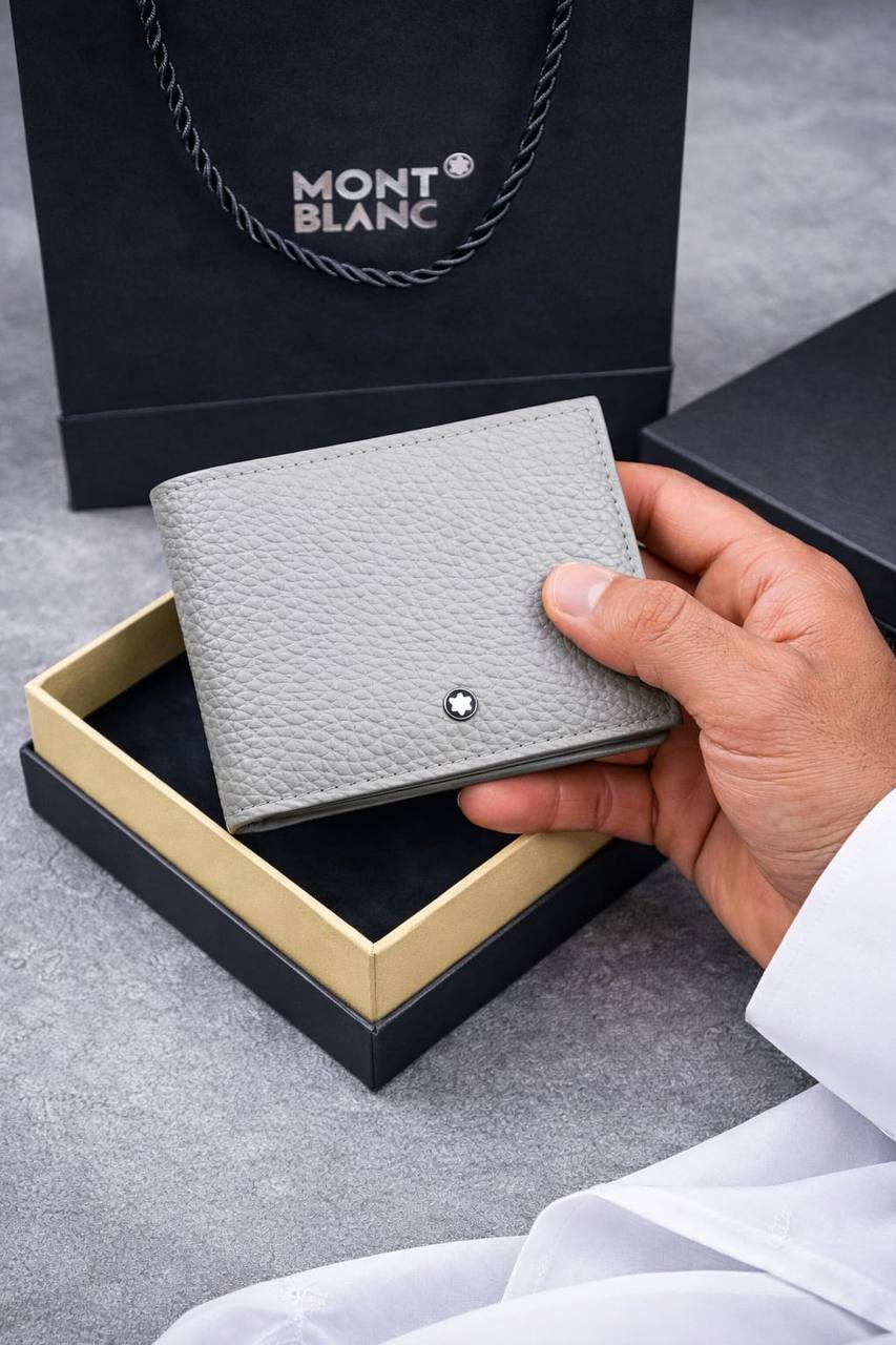 Mont Blanc master quality wallet with box and paper bag 
🎁🎁🎁

120 dhs💓

Zain59
♥️♥️♥️